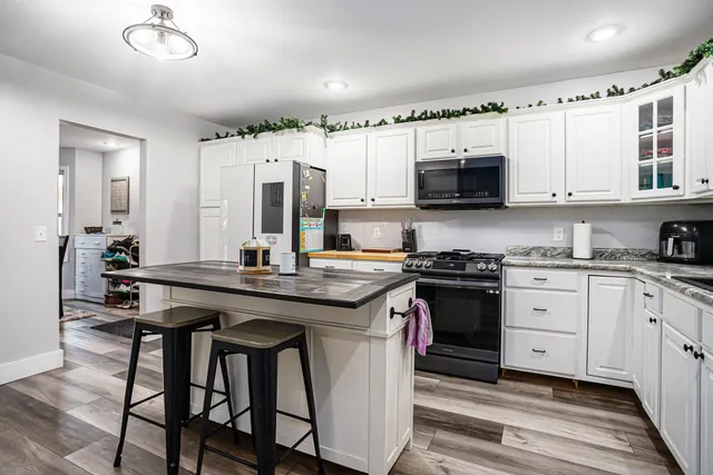 $368,888 | 56556 Buckhorn Road, Three Rivers, MI 49093