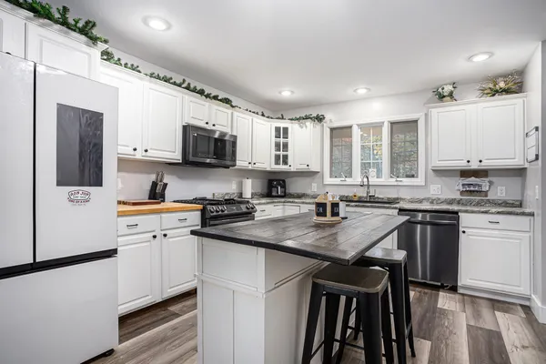 $359,999 | 56556 Buckhorn Road, Three Rivers, MI 49093