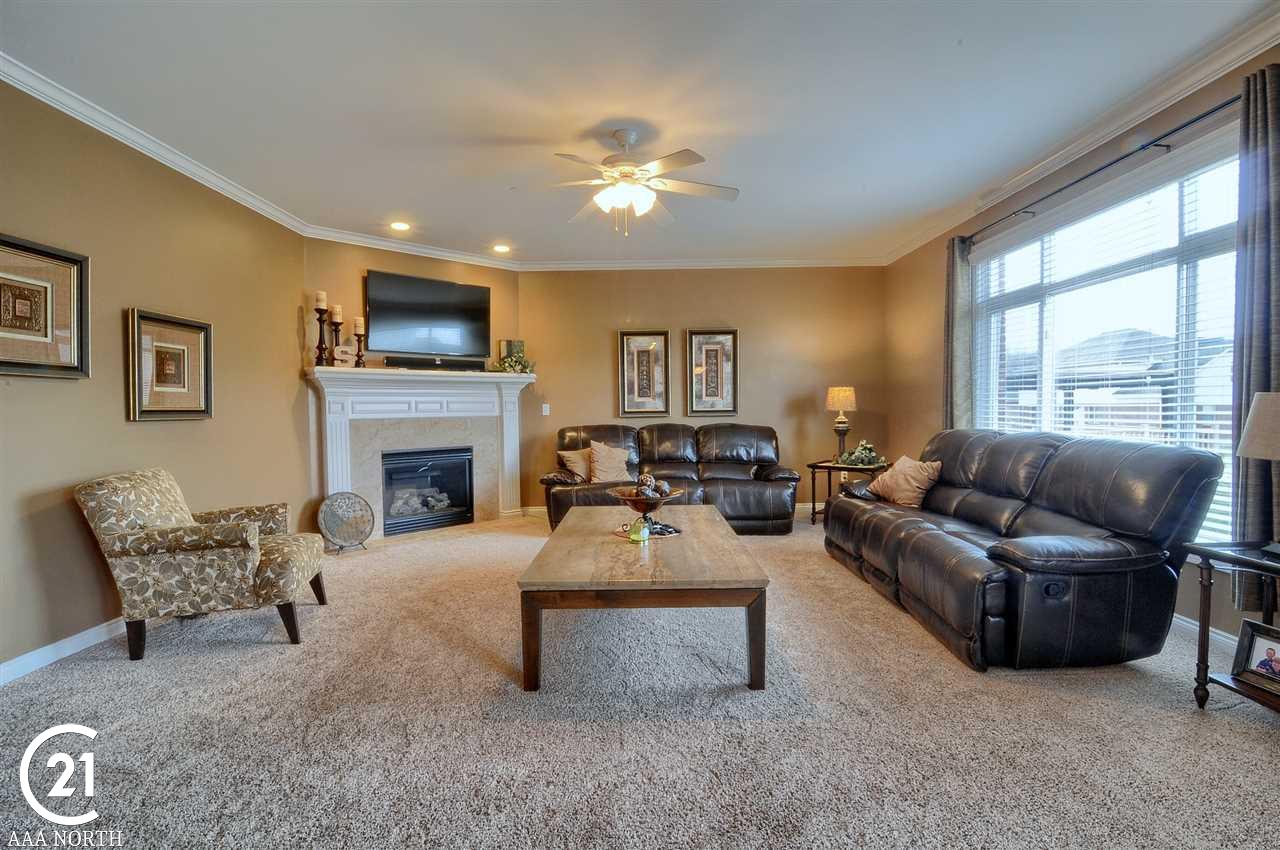 50289 Nesting Ridge Drive Macomb, MI 48044 - Photo 8 of 32 Family Room