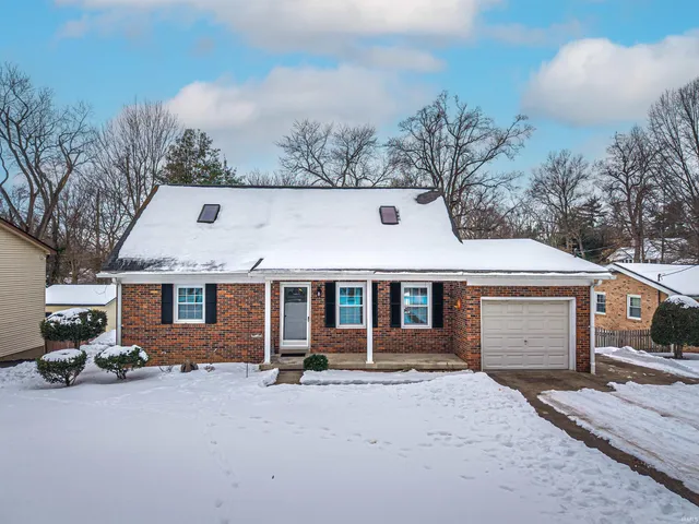 $279,900 | 322 Shady Lane, Newburgh, IN 47630