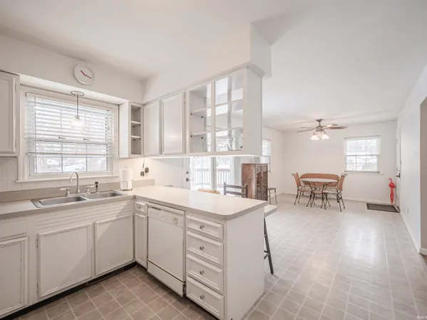 $269,900 | 322 Shady Lane, Newburgh, IN 47630