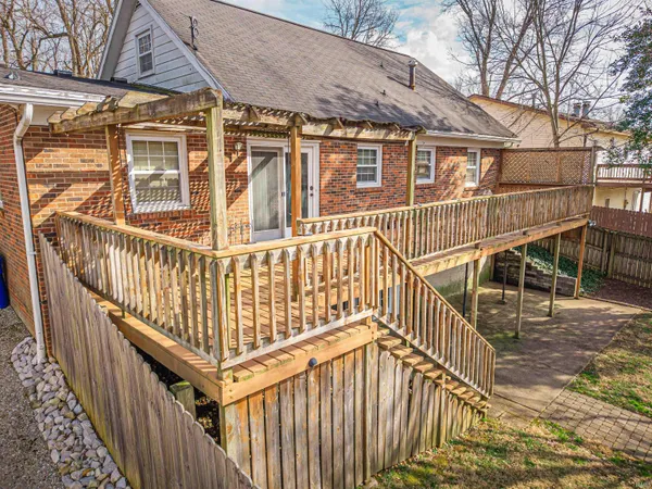 $269,900 | 322 Shady Lane, Newburgh, IN 47630