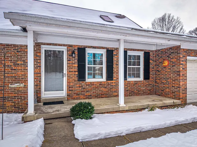 $279,900 | 322 Shady Lane, Newburgh, IN 47630