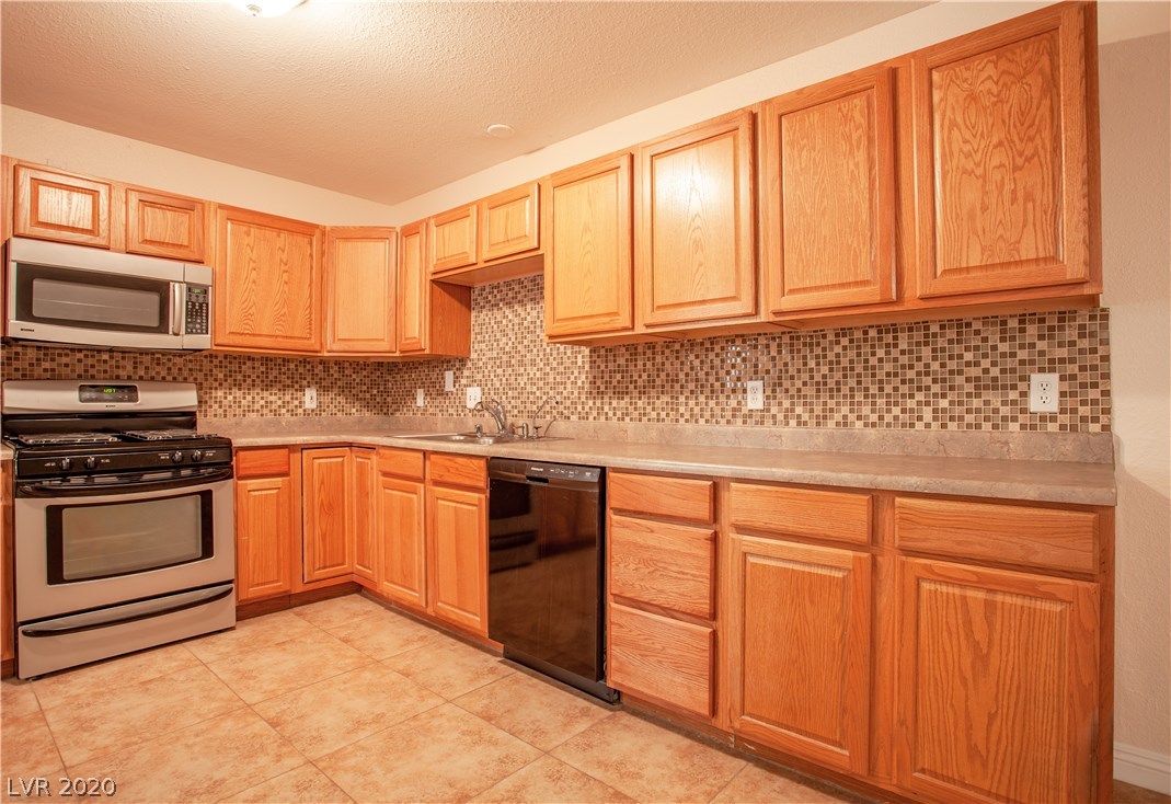 2353 Viewcrest Road Henderson, NV 89014 - Photo 8 of 34 Gallery Image 8