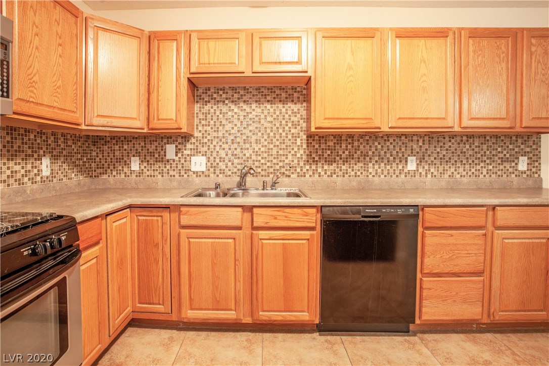2353 Viewcrest Road Henderson, NV 89014 - Photo 10 of 34 Gallery Image 10