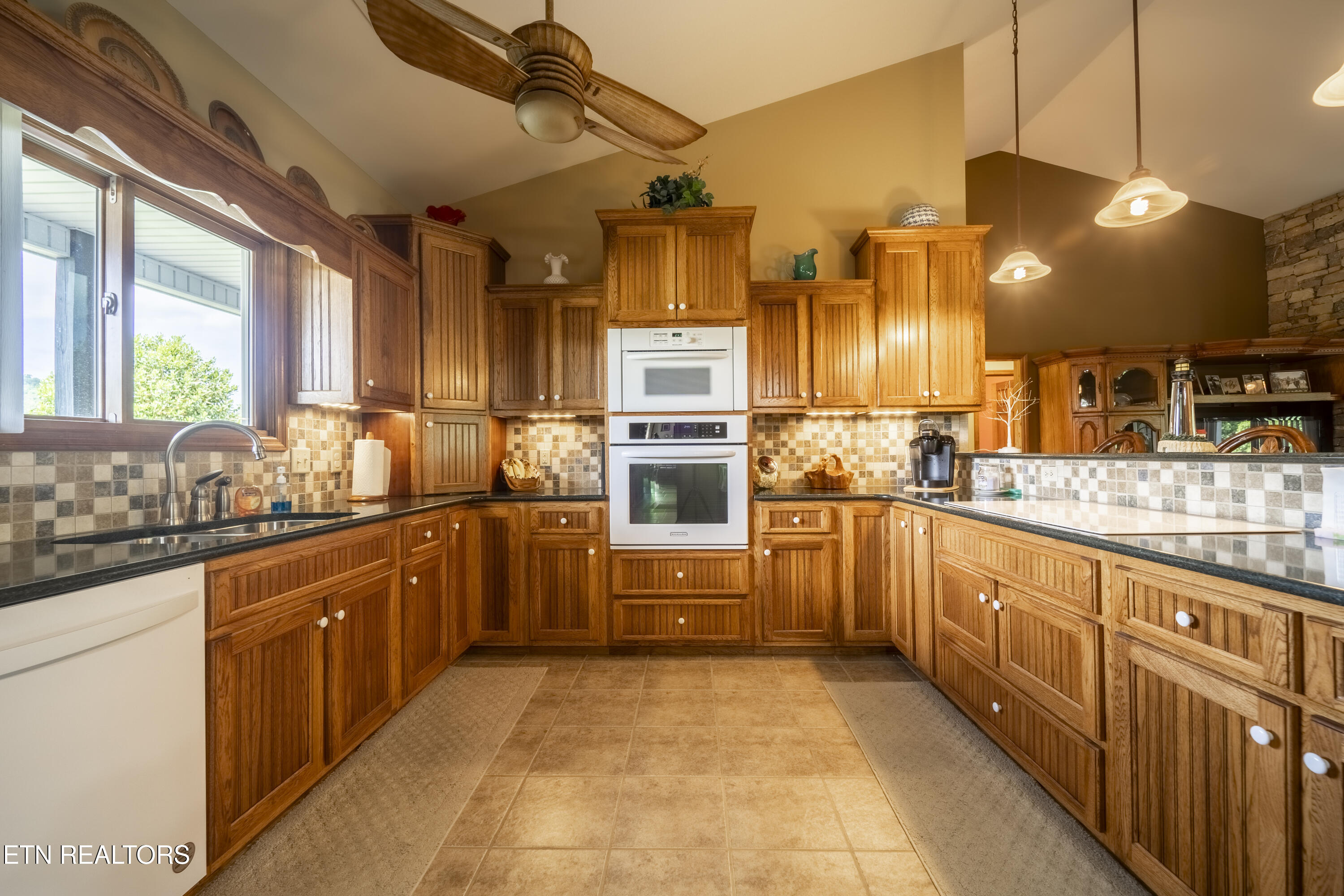 3938 Katy Hollar Rd. Sevierville, TN 37862 - Photo 10 of 35 _A738778-HDR