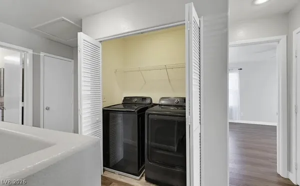 $2,050 | 1363 Grass Creek Avenue, Unit 2, Henderson, NV 89012