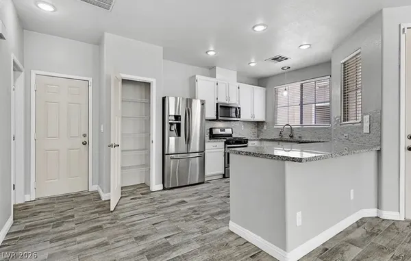 $2,050 | 1363 Grass Creek Avenue, Unit 2, Henderson, NV 89012