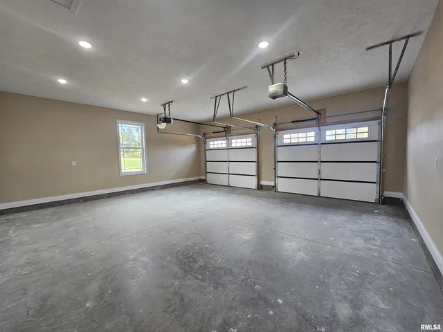 a view of a garage room