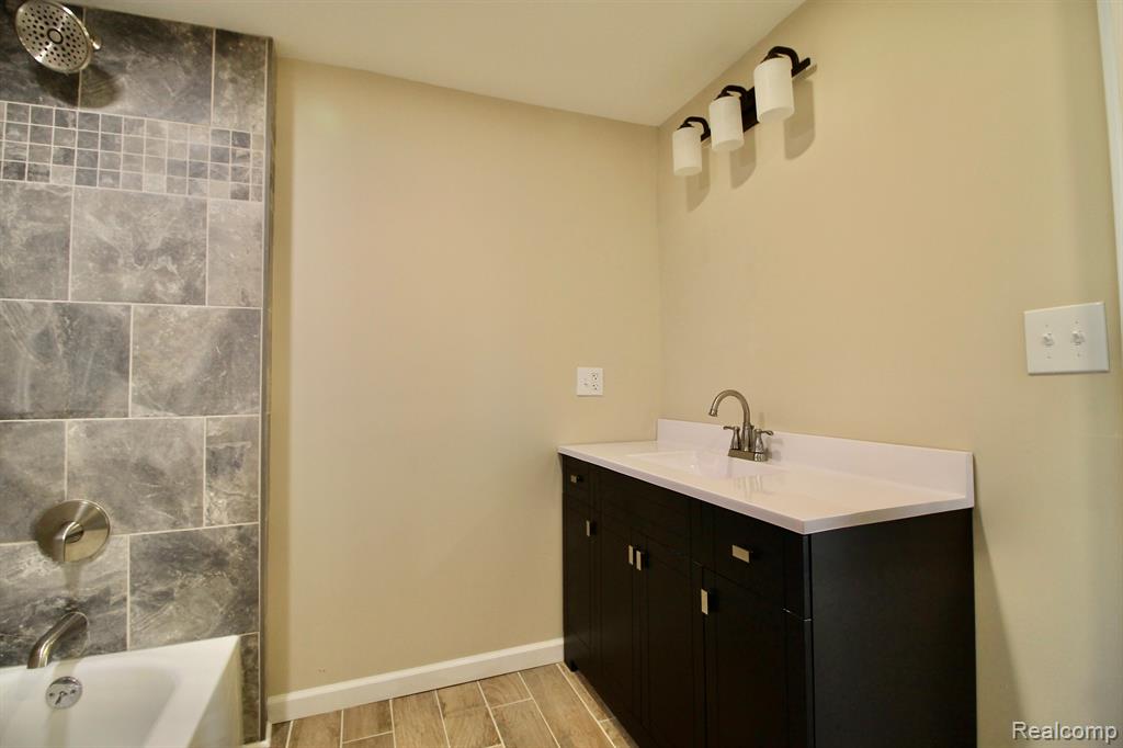 7318 Rory Street Grand Blanc, MI 48439 - Photo 17 of 26