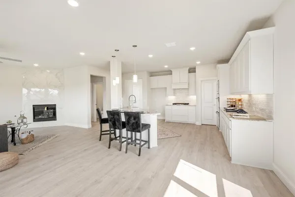 $589,990 | 129 Kingfisher Lane, Aledo, TX 76008