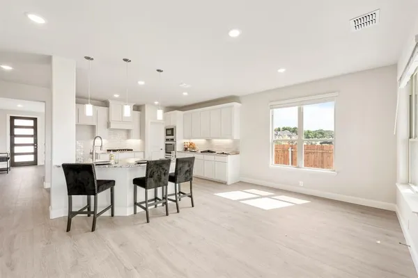 $589,990 | 129 Kingfisher Lane, Aledo, TX 76008