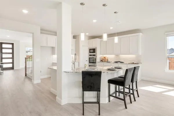 $589,990 | 129 Kingfisher Lane, Aledo, TX 76008