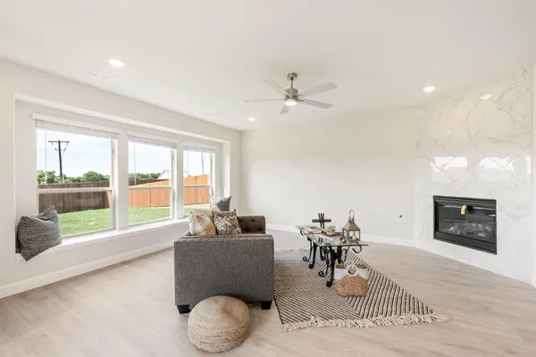 $589,990 | 129 Kingfisher Lane, Aledo, TX 76008