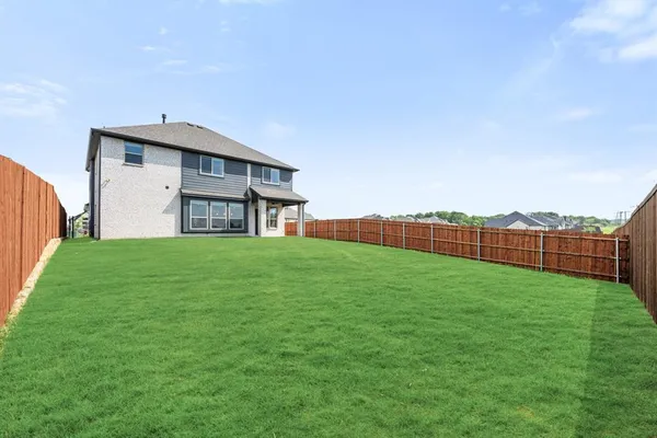 $589,990 | 129 Kingfisher Lane, Aledo, TX 76008