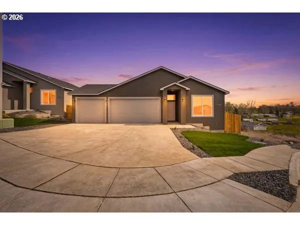 $396,000 | 1758 Northeast 9th Street, Hermiston, OR 97838