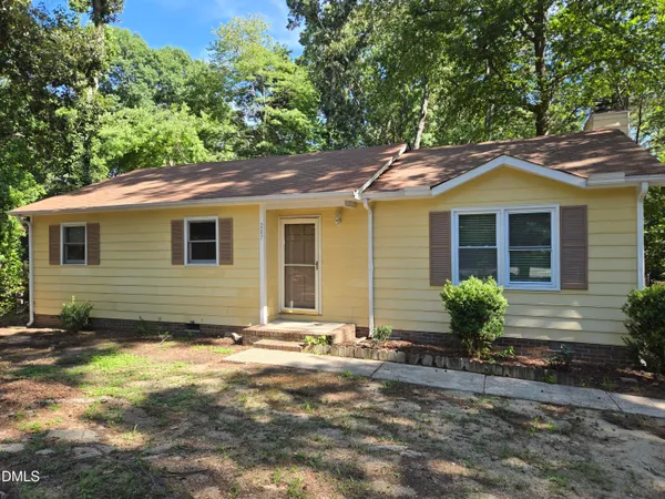 $1,800 | 207 Meadow Knightdale Nc 27545, Knightdale, NC 27545