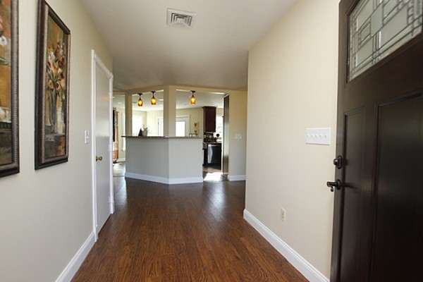 14 Rhodes Street Plainville, MA 02762 - Photo 5 of 30 Gallery Image 5