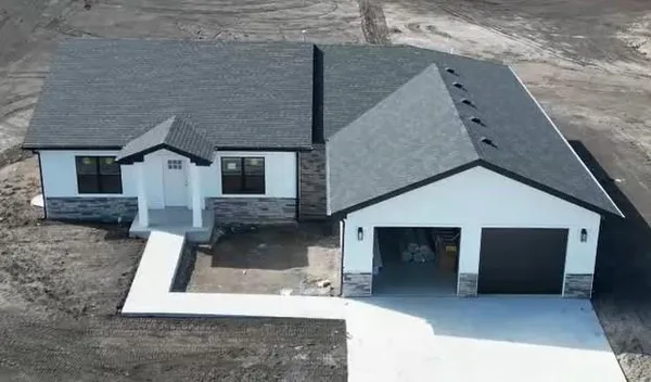 $385,000 | 1005 George Street, Effingham, KS 66023