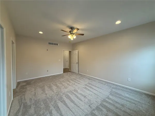 $385,000 | 1005 George Street, Effingham, KS 66023