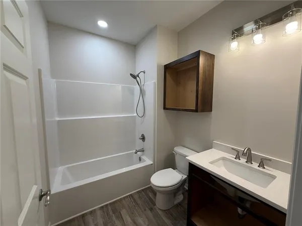 $385,000 | 1005 George Street, Effingham, KS 66023