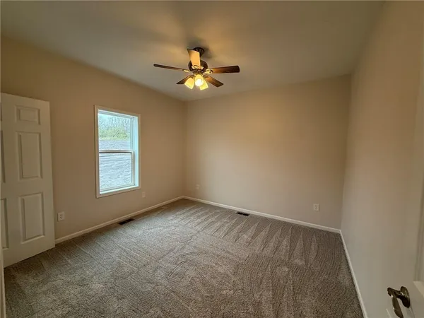 $385,000 | 1005 George Street, Effingham, KS 66023