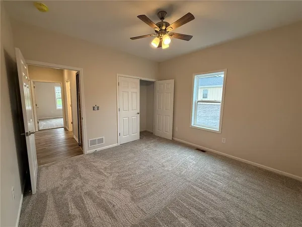 $385,000 | 1005 George Street, Effingham, KS 66023