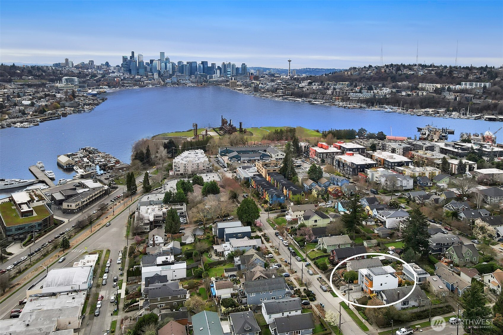 3537 Meridian Avenue North, Unit B Seattle, WA 98103 - Photo 3 of 24 Gallery Image 3