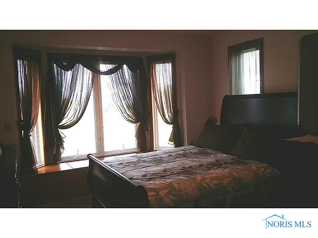 7360 Salisbury Road Maumee, OH 43537 - Photo 13 of 20 Bedroom.