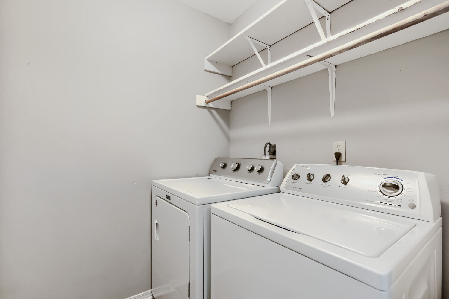 17204 Village Glen Road Pflugerville, TX 78660 - Photo 18 of 19 Laundry with washer & dryer included.