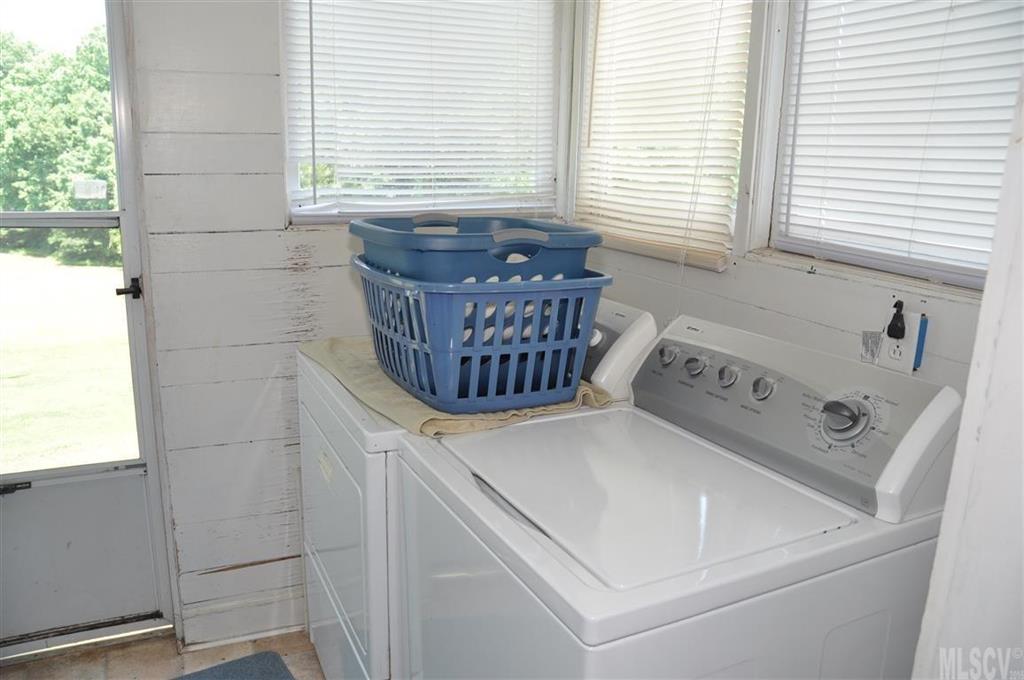 4124 Henry River Road Hickory, NC 28602 - Photo 11 of 25 Gallery Image 11