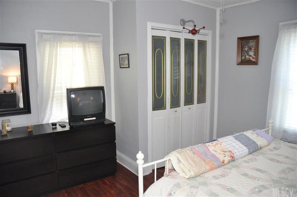 4124 Henry River Road Hickory, NC 28602 - Photo 7 of 25 Gallery Image 7