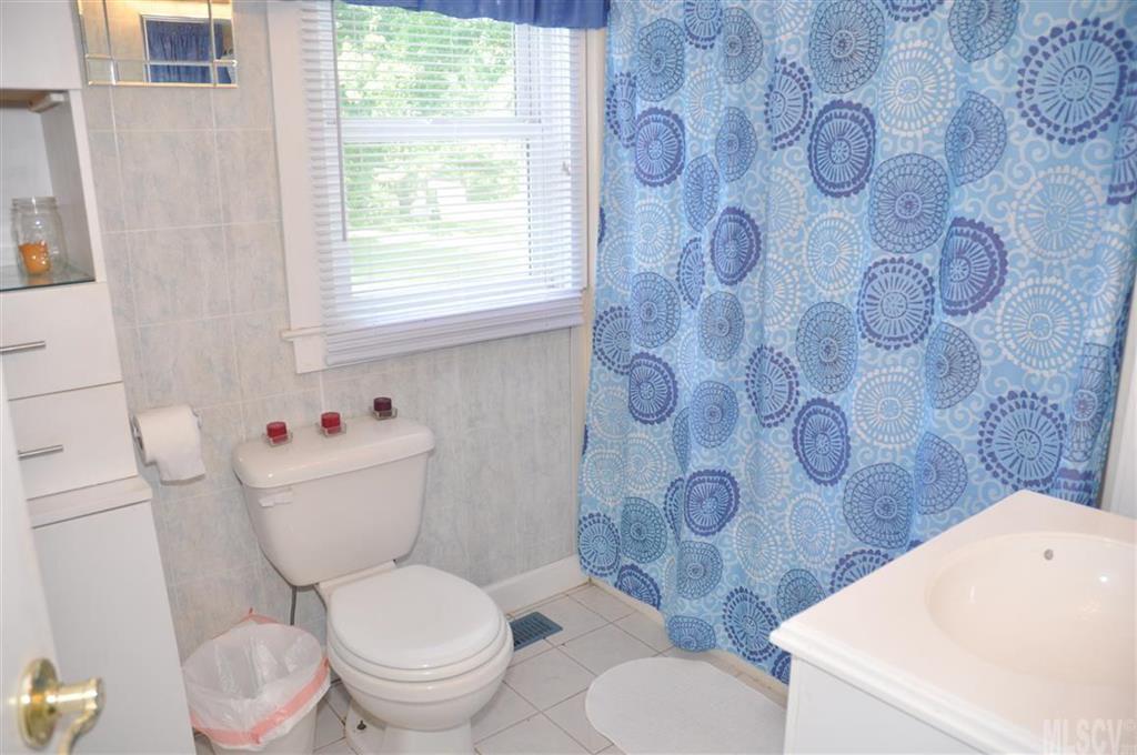 4124 Henry River Road Hickory, NC 28602 - Photo 8 of 25 Gallery Image 8