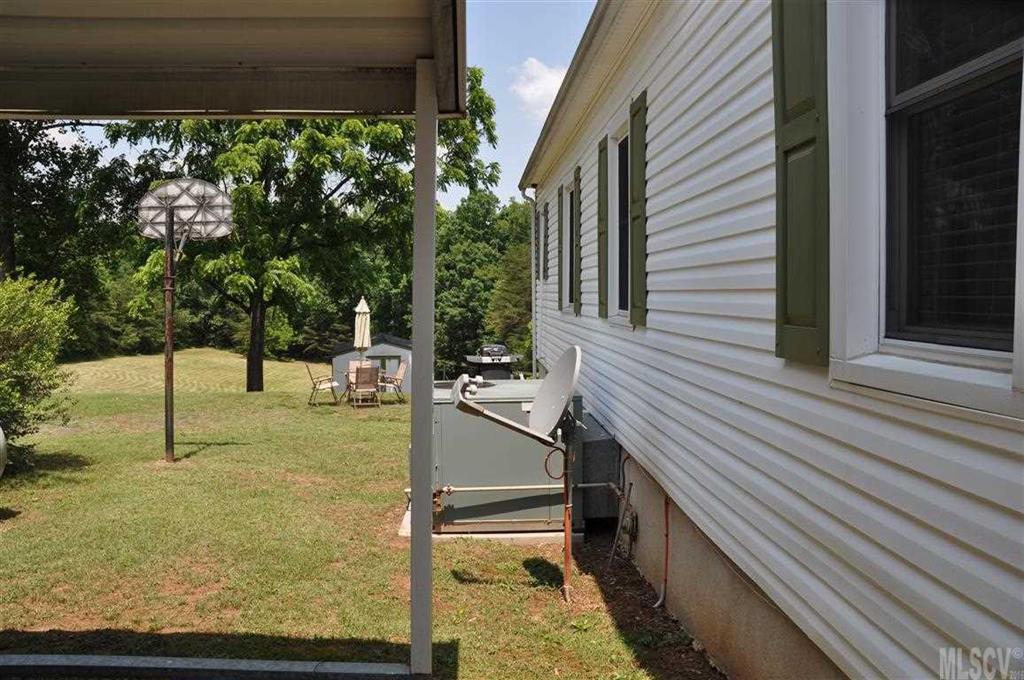 4124 Henry River Road Hickory, NC 28602 - Photo 9 of 25 Gallery Image 9