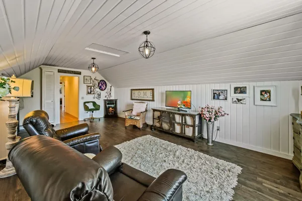 $2,100,000 | 17911 North Day Mt Spokane Road, Colbert, WA 99005