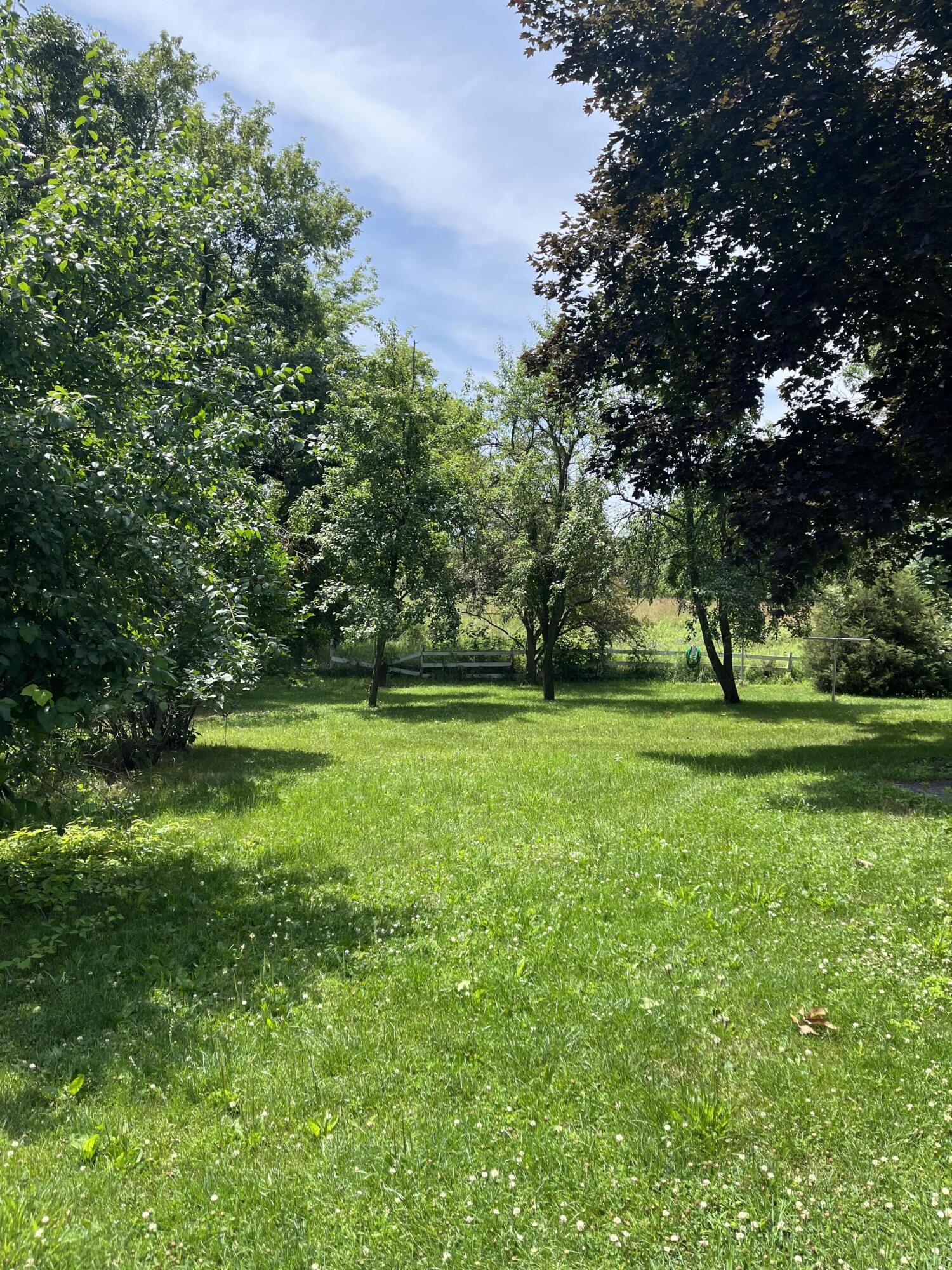 4011 Peterson Road Osseo, MI 49266 - Photo 4 of 19 B669977E-BA82-4709-8614-D099EFAE54F5