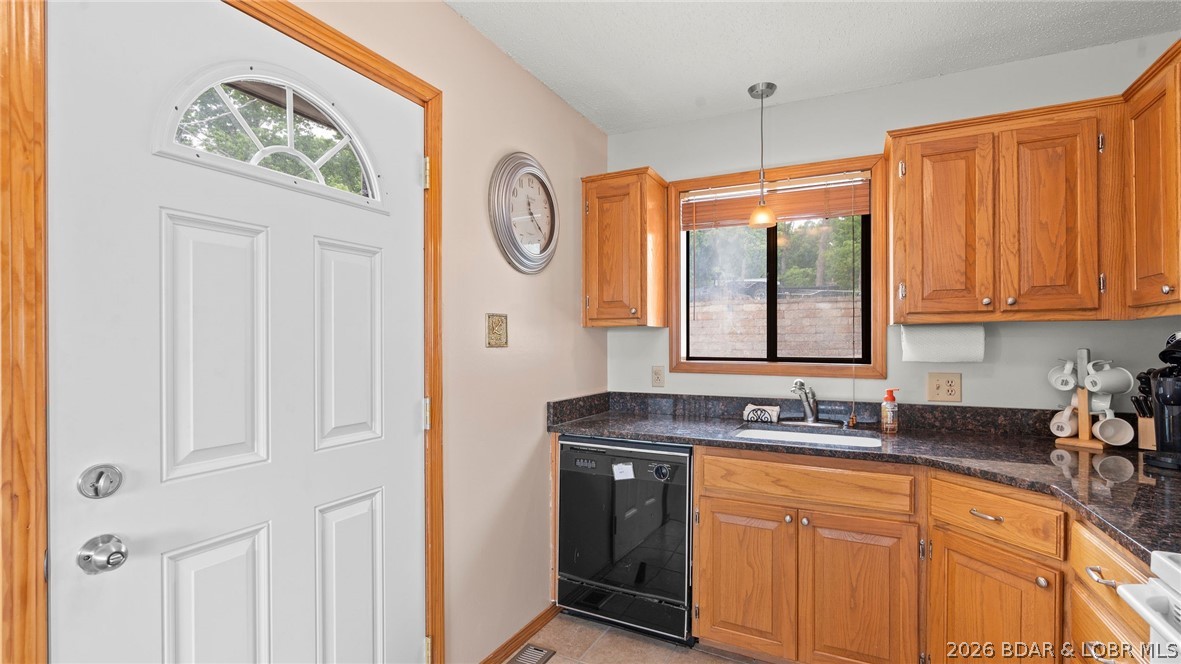 126 Hickory Road Lake Ozark, MO 65049 - Photo 6 of 87