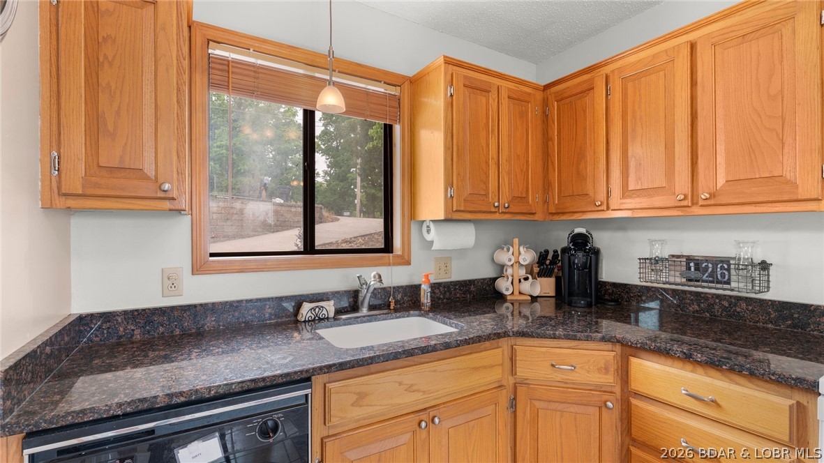 126 Hickory Road Lake Ozark, MO 65049 - Photo 7 of 87