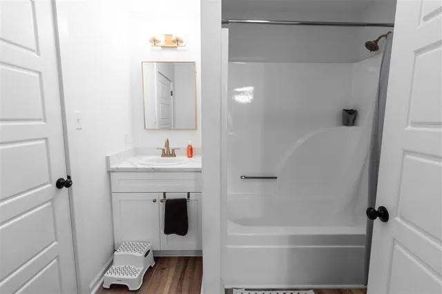 $324,900 | 6549 McCown Road, Iowa, LA 70647