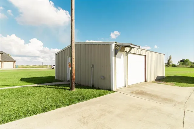 $324,900 | 6549 McCown Road, Iowa, LA 70647