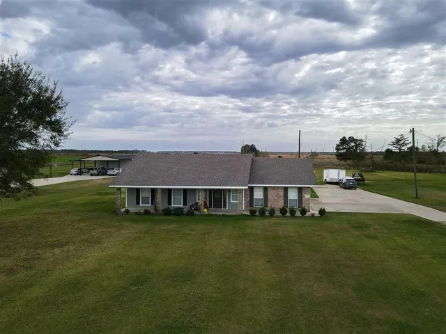 $324,900 | 6549 McCown Road, Iowa, LA 70647