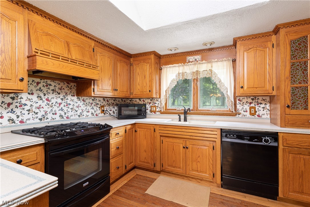 3483 Hemphill Road Barberton, OH 44203 - Photo 5 of 31 Beautiful kitchen cabinetry