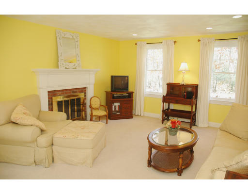 92 Taylor Road Acton, MA 01720 - Photo 2 of 7 Gallery Image 2