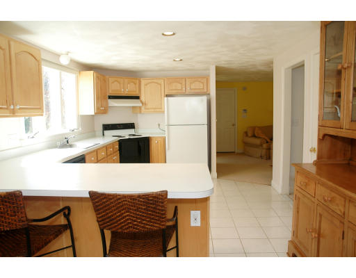 92 Taylor Road Acton, MA 01720 - Photo 5 of 7 Gallery Image 5