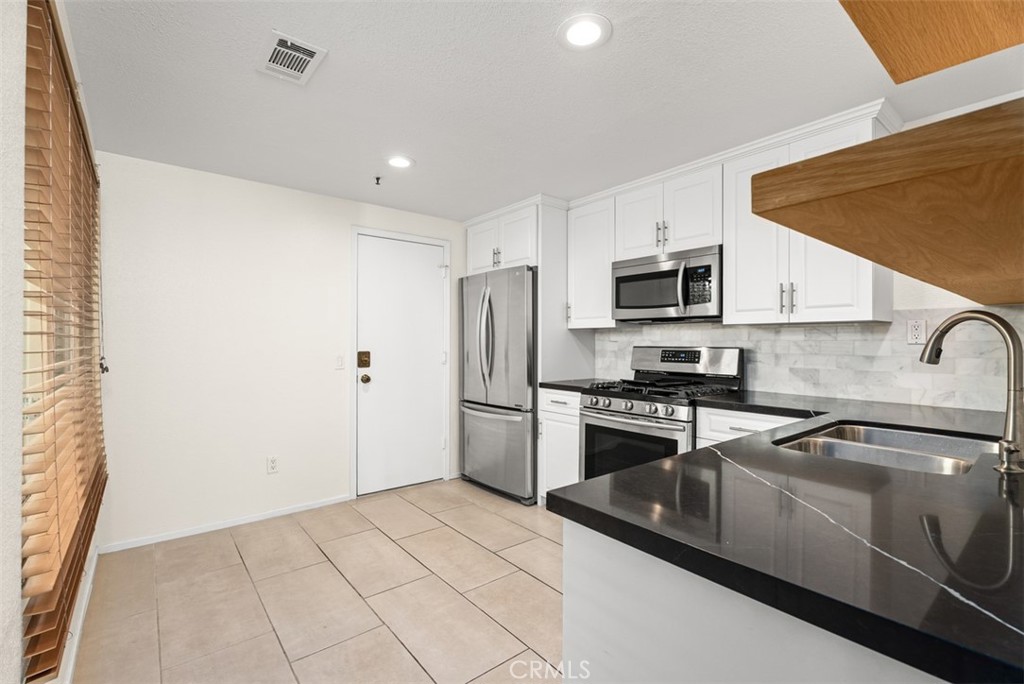 5847 East Rocking Horse Way Orange, CA 92869 - Photo 15 of 29