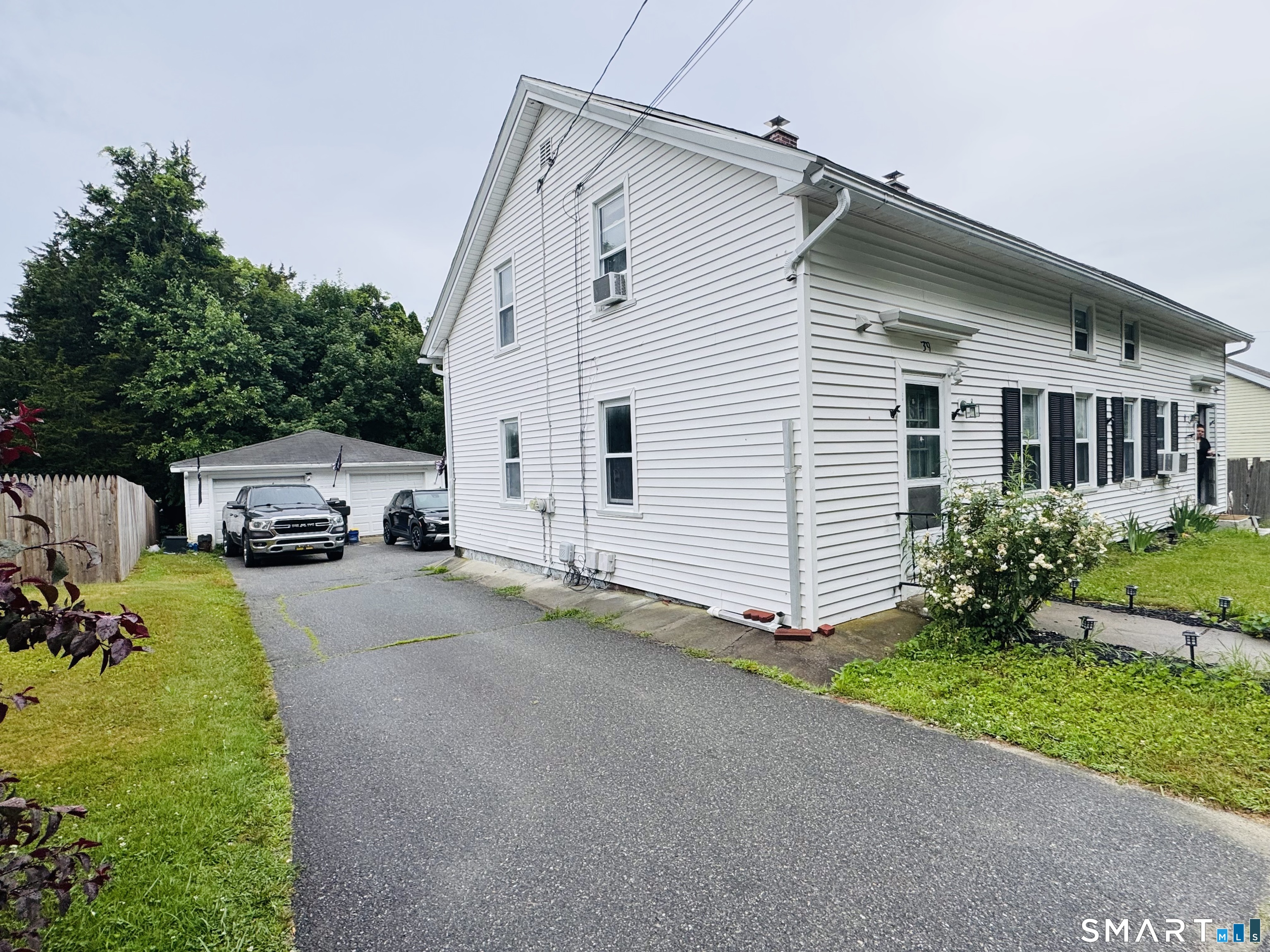 137 South Chestnut Street Plainfield, CT 06387 - Photo 1 of 18