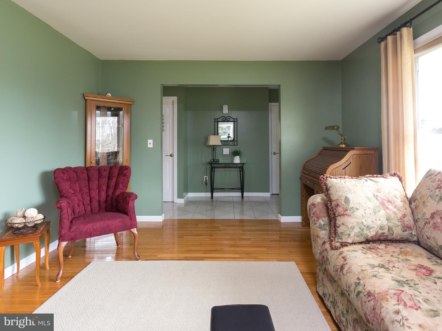 50 Peter Rafferty Drive Hamilton Square, NJ 08690 - Photo 7 of 24 Living Room