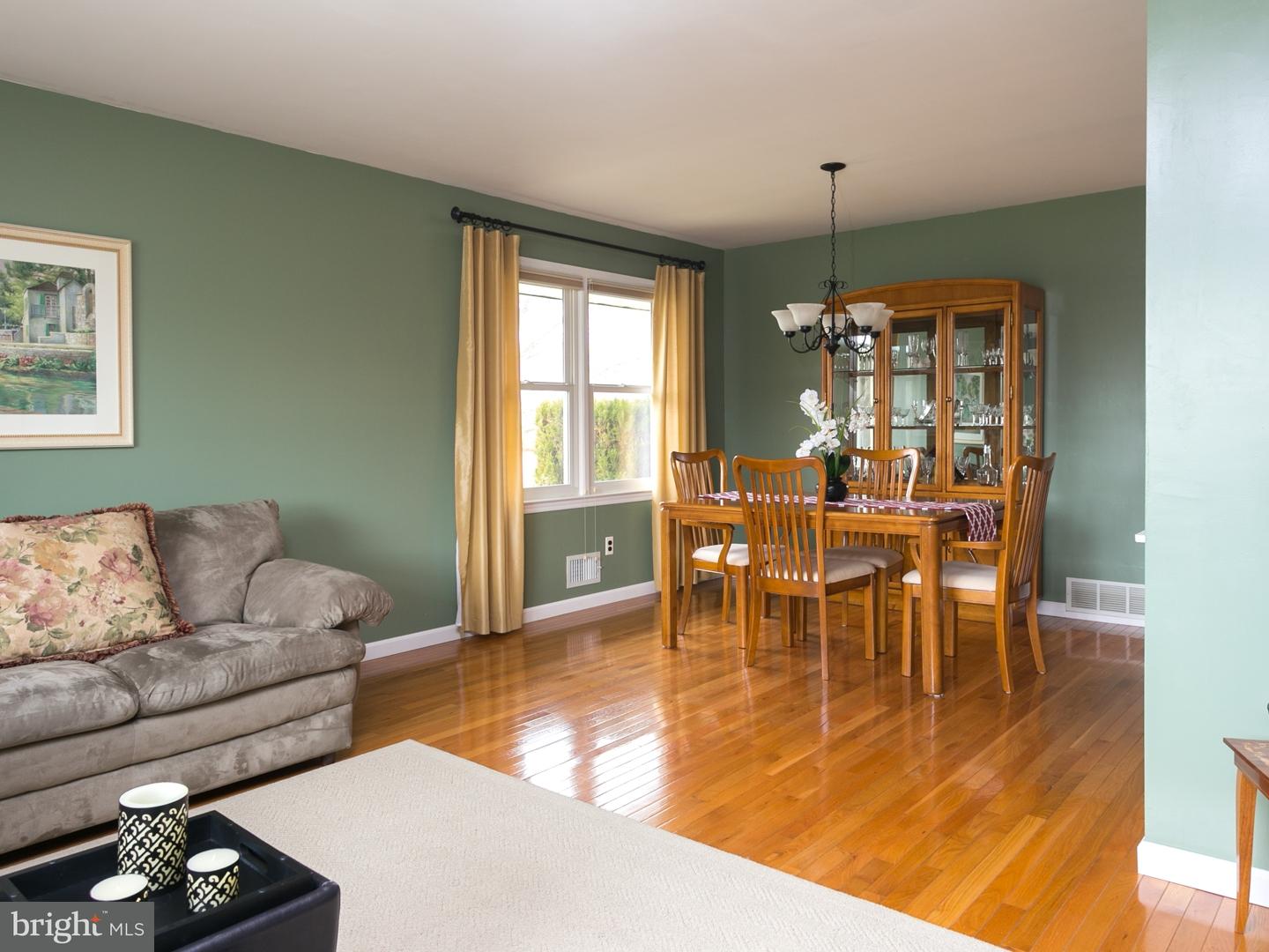 50 Peter Rafferty Drive Hamilton Square, NJ 08690 - Photo 8 of 24 Dining Room