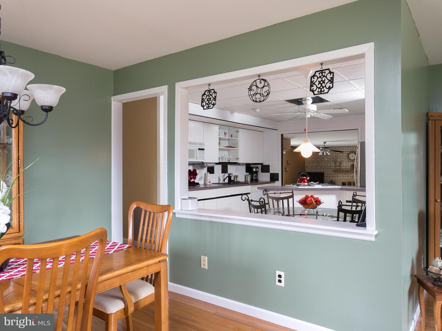 50 Peter Rafferty Drive Hamilton Square, NJ 08690 - Photo 10 of 24 Dining Room