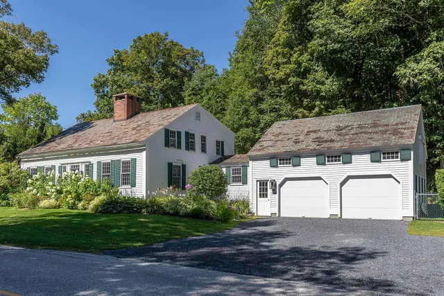 $800,000 | 879 River Road, Manchester, VT 05255